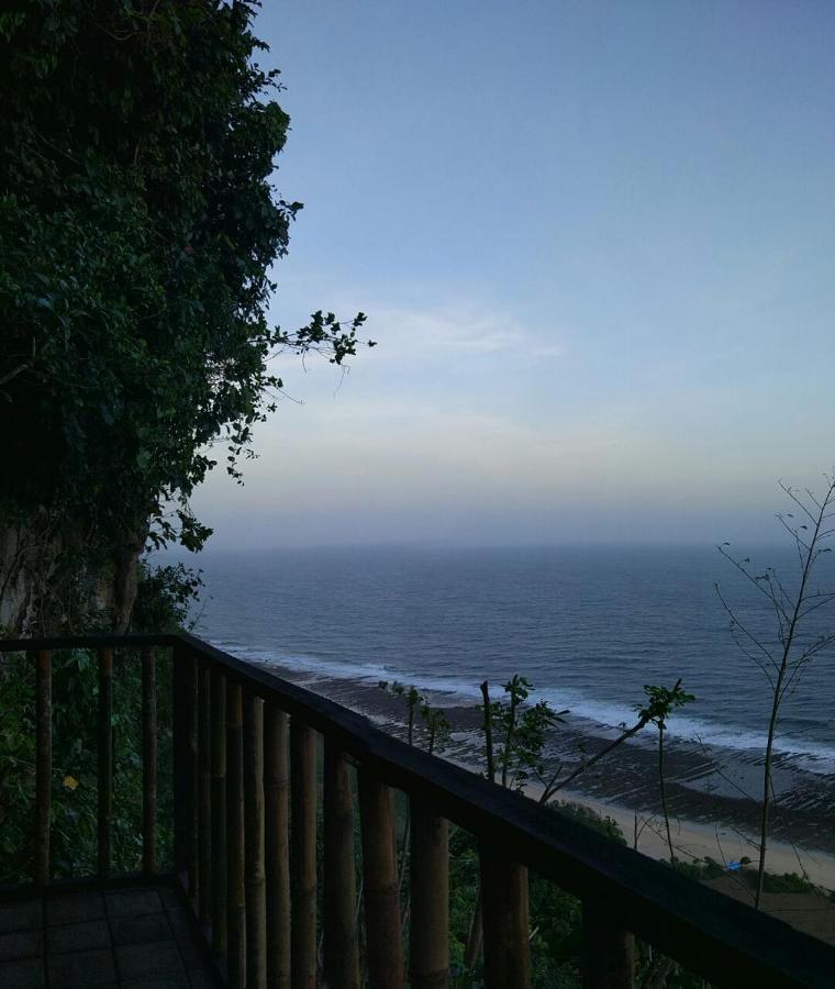 Nunggalan Hut Uluwatu Exterior foto